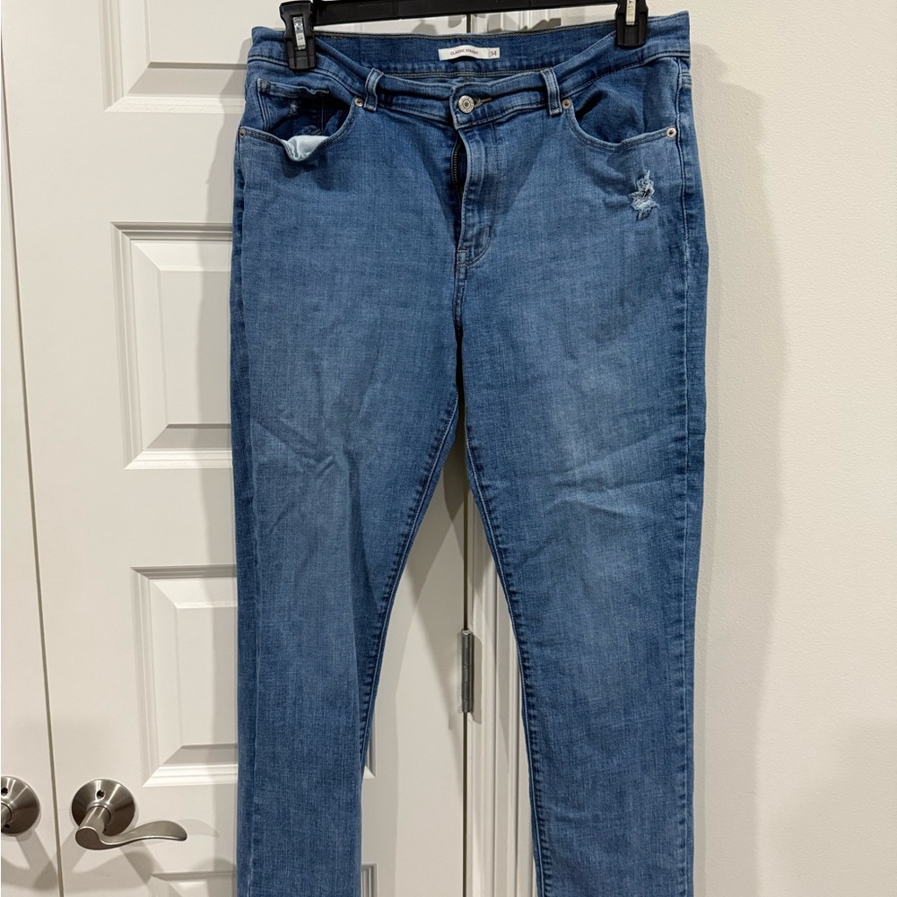 Levi Classic Straight Women's Jeans